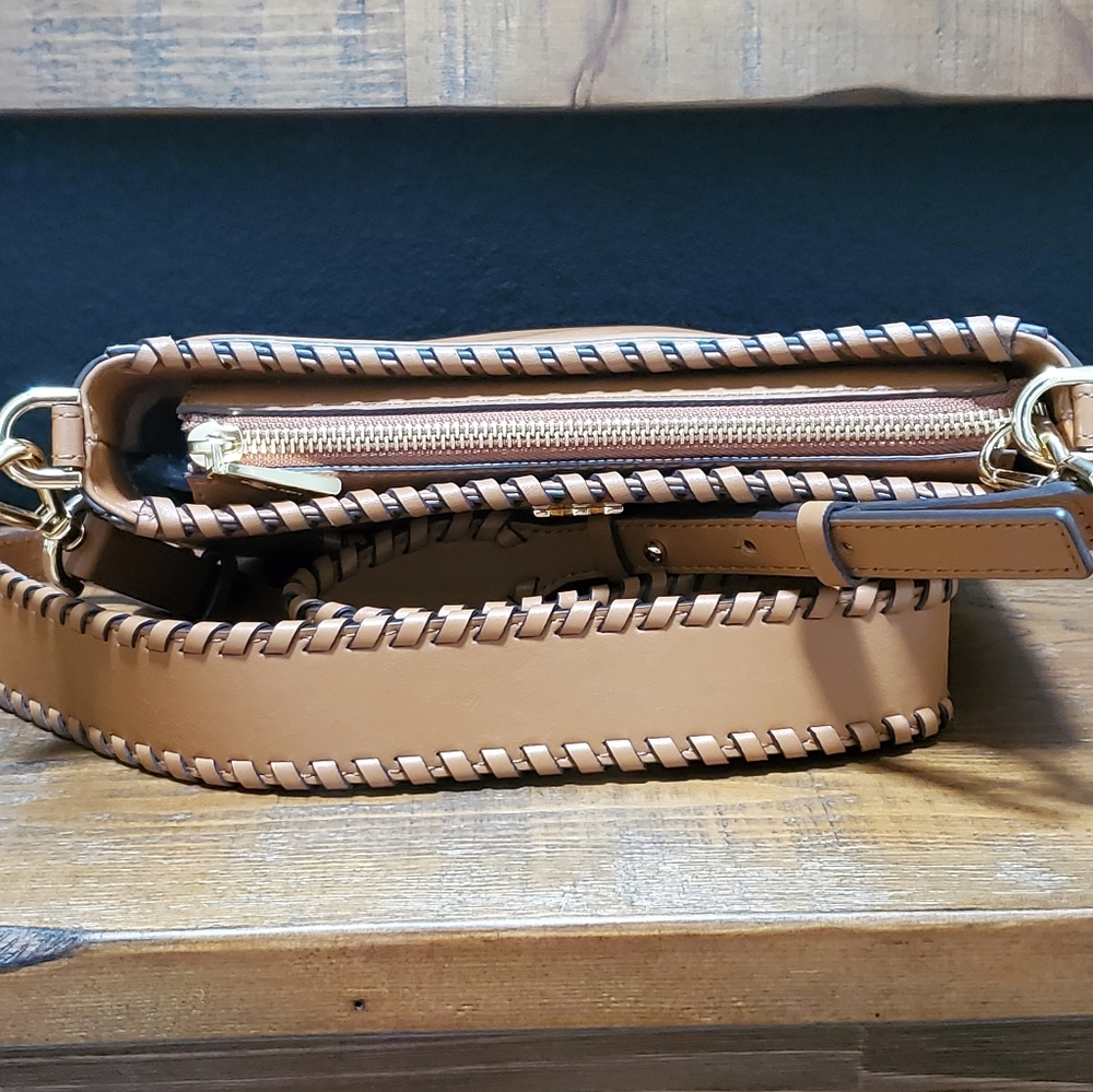 Authentic Michael Kors Gloria Crossbody - Picture 3 of 8